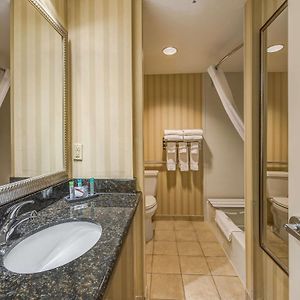 King Room Bath Tub Disability Access Room or Non-Smoking