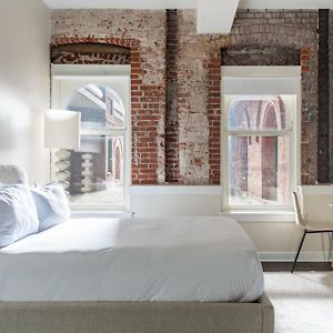One-Bedroom Apartment Mobility accessible