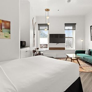 Independence Square 202, Hotel Room Over-Looking The Mall And Aspen Mountain