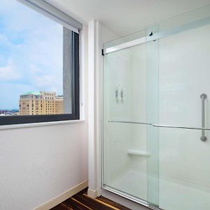 Corner King Suite