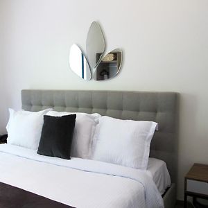 Deluxe Queen Suite