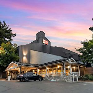 Best Western Plus Inn At The Vines