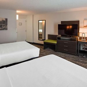 Queen Room Two Queen Beds Walk Shower Pet Friendly or Non-Smoking