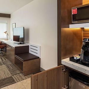 One-Bedroom King Suite Hearing Access