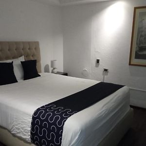 Economy King Room