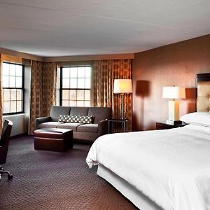 Club Level King Room
