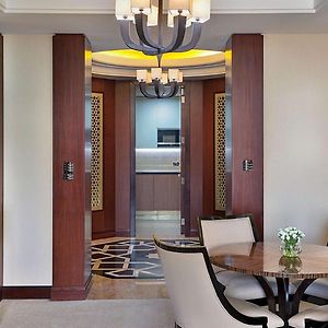 Residential One-Bedroom Queen Suite