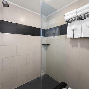 Queen Suite