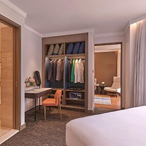 Upper Floors King Suite
