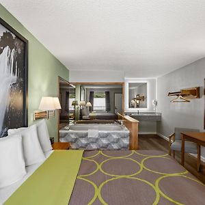King Suite Spa Bath