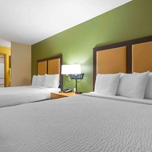 Deluxe Studio 2 Queen Beds Non-Smoking