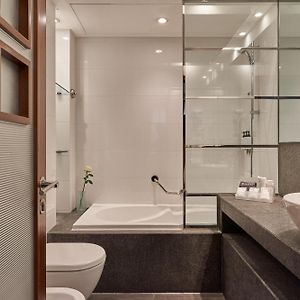 One-Bedroom King Suite