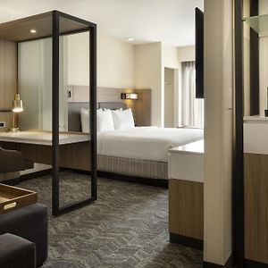 One-Bedroom King Suite