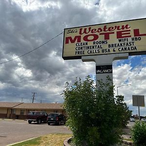 Ski'S Western Motel