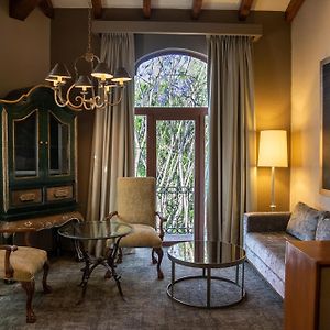 Grand Class King Suite