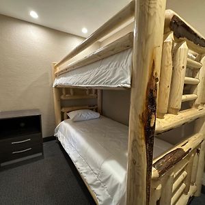 Family Queen Room