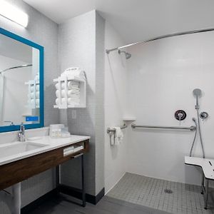 King Room Mobility Access or Non-Smoking