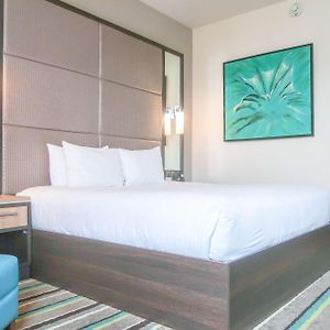 One-Bedroom King Suite
