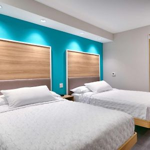 Queen Room Two Queen Beds