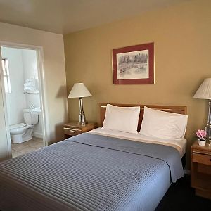 Standard Queen Suite