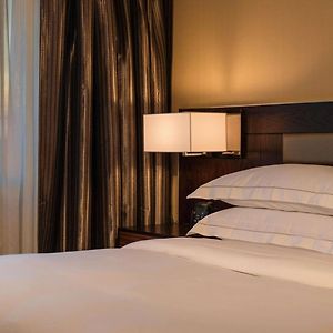 One-Bedroom King Suite