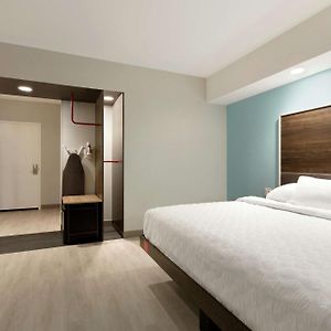 King Room Mobility accessible