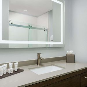 One-Bedroom King Suite