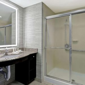 One-Bedroom Queen Suite
