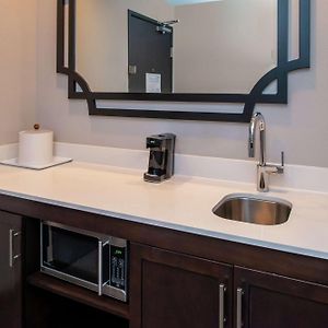 Queen Room Mobility accessible