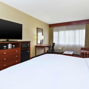 King Room Bath Tub Mobility Access