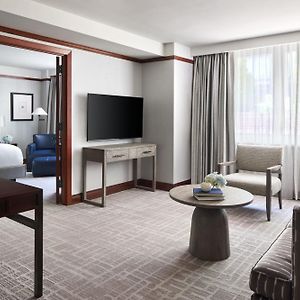 One-Bedroom King Suite
