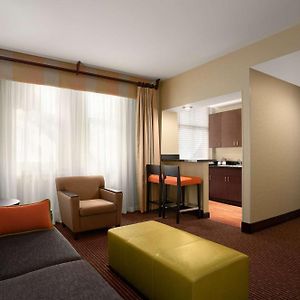 One-Bedroom King Suite