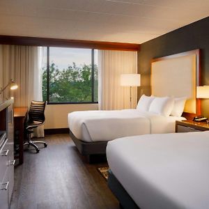 Queen Room Mobility or hearing accessible