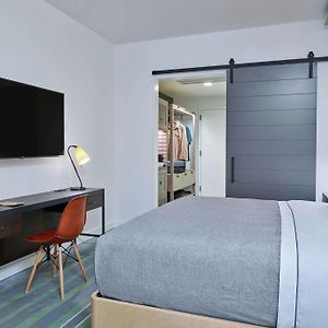 Deluxe  Room Hearing accessible