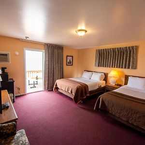 Queen Room Two Queen Beds