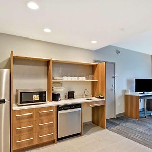 Queen Suite Mobility accessible