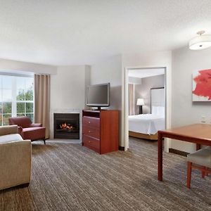 Two-Bedroom Queen Suite