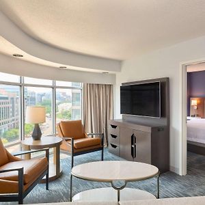 One-Bedroom King Suite