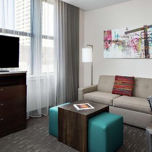 Deluxe One-Bedroom King Suite