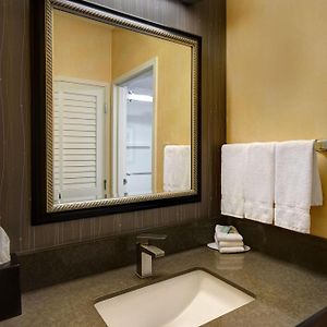 One-Bedroom King Suite