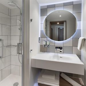 Queen Room Mobility accessible