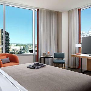 Premium Corner King Room