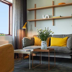Superior One-Bedroom Apartment