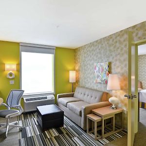 Queen Suite Mobility Access or Non-Smoking