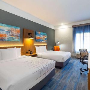 Deluxe Queen Room Two Queen Beds