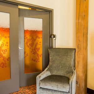 One-Bedroom King Suite