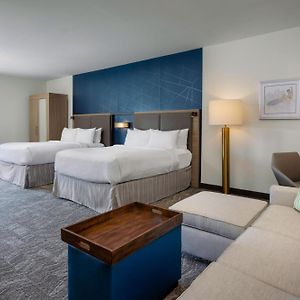 Queen Suite