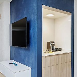 King Suite Mobility accessible