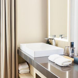Corner King Room