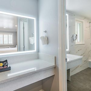 Two-Bedroom King Suite